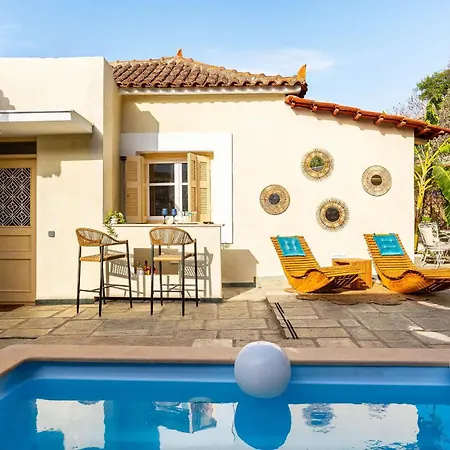 Villa The Secret Garden - Courtyard & Private Pool Kalamata