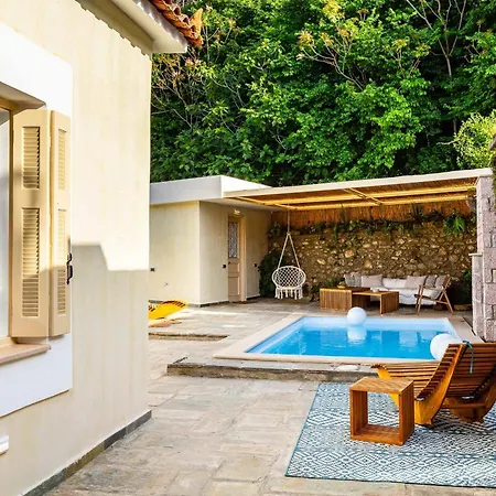 Villa The Secret Garden - Courtyard & Private Pool Kalamata