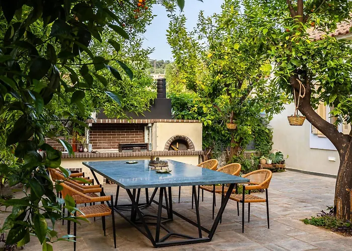 The Secret Garden - Courtyard & Private Pool Villa Calamata