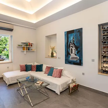 The Secret Garden - Courtyard & Private Pool Kalamata