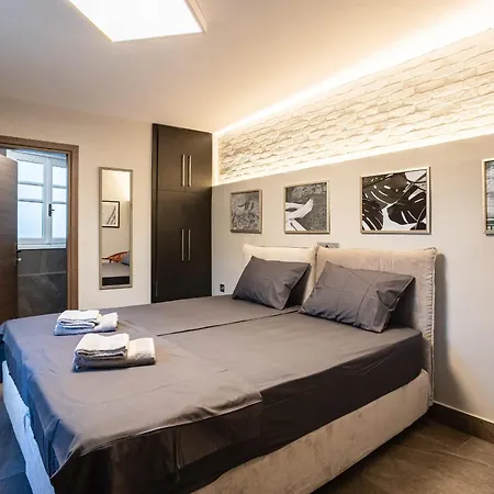 The Secret Garden - Courtyard & Private Pool Villa *