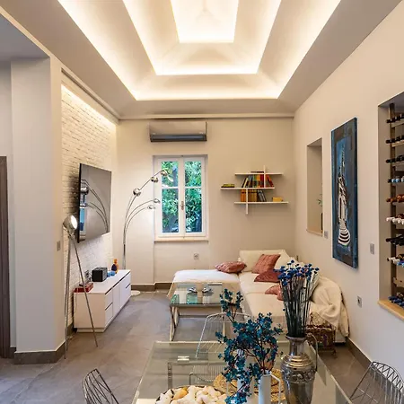 Holiday home The Secret Garden - Courtyard & Private Pool Kalamata