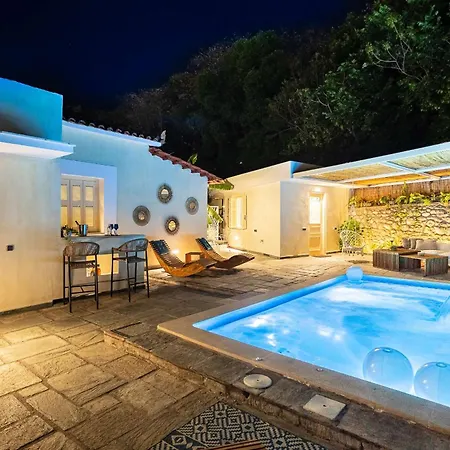 The Secret Garden - Courtyard & Private Pool