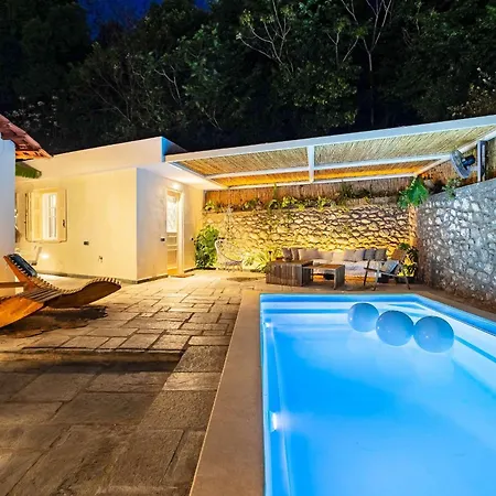 The Secret Garden - Courtyard & Private Pool * Kalamata