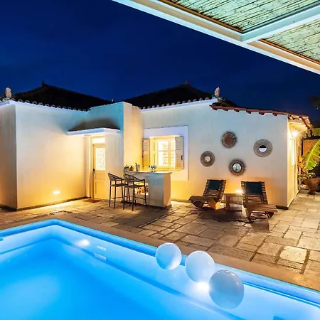 Villa The Secret Garden - Courtyard & Private Pool *