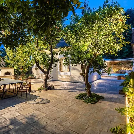 The Secret Garden - Courtyard & Private Pool * Kalamata