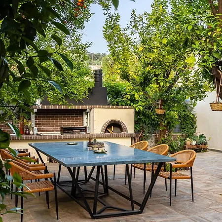 The Secret Garden - Courtyard & Private Pool Vakantiehuis Kalamáta