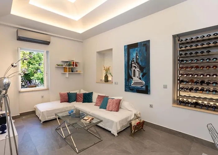 The Secret Garden - Courtyard & Private Pool Kalamata