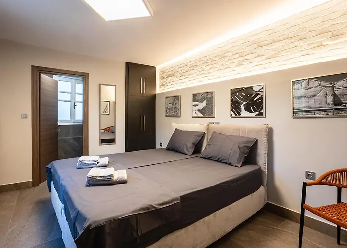 The Secret Garden - Courtyard & Private Pool Villa *