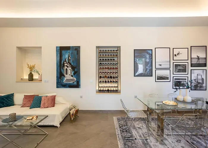 The Secret Garden - Courtyard & Private Pool 卡拉马塔