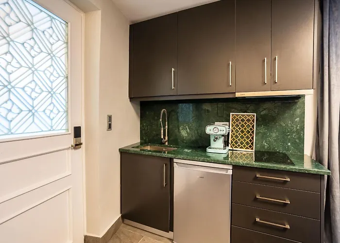 The Secret Garden - Courtyard & Private Pool Kalamata