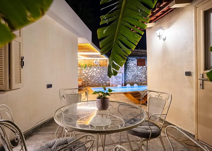 Villa The Secret Garden - Courtyard & Private Pool