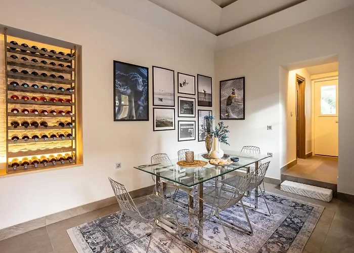 Villa The Secret Garden - Courtyard & Private Pool Kalamata