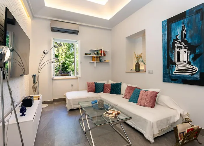 The Secret Garden - Courtyard & Private Pool