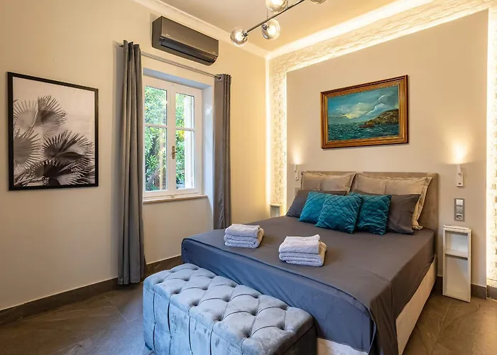 Villa The Secret Garden - Courtyard & Private Pool *