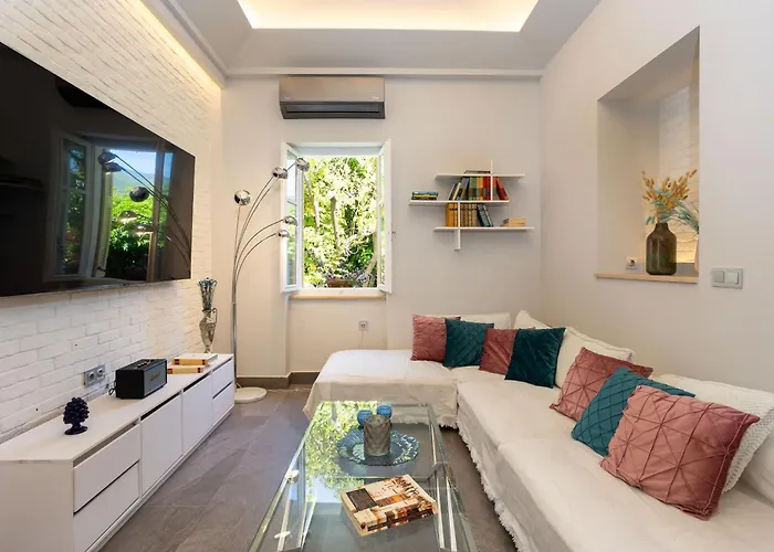 The Secret Garden - Courtyard & Private Pool *