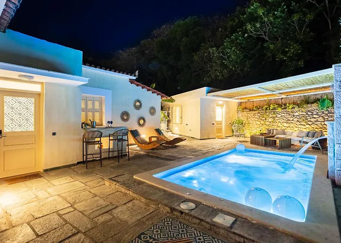 The Secret Garden - Courtyard & Private Pool