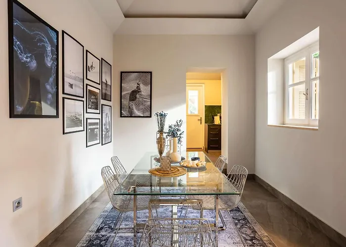 Villa The Secret Garden - Courtyard & Private Pool