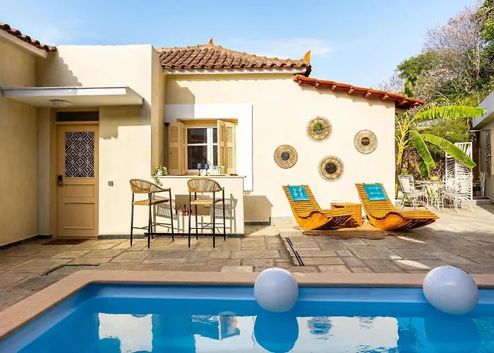 Villa The Secret Garden - Courtyard & Private Pool Kalamata
