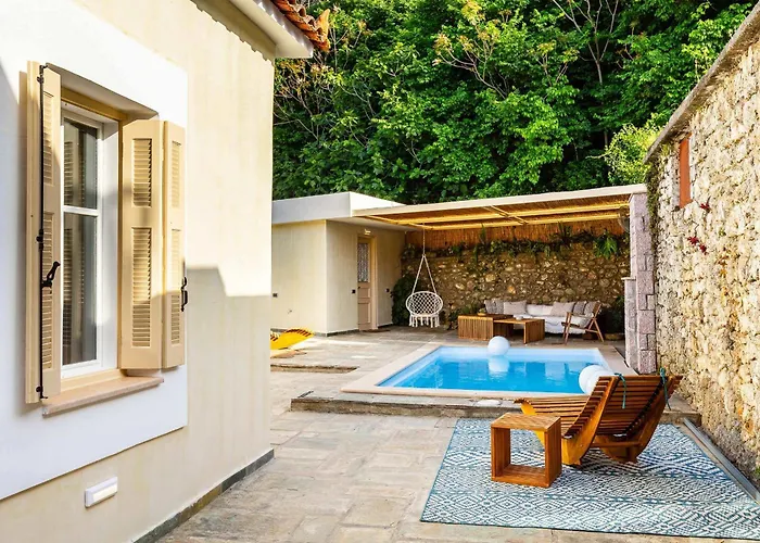 Villa The Secret Garden - Courtyard & Private Pool Kalamata