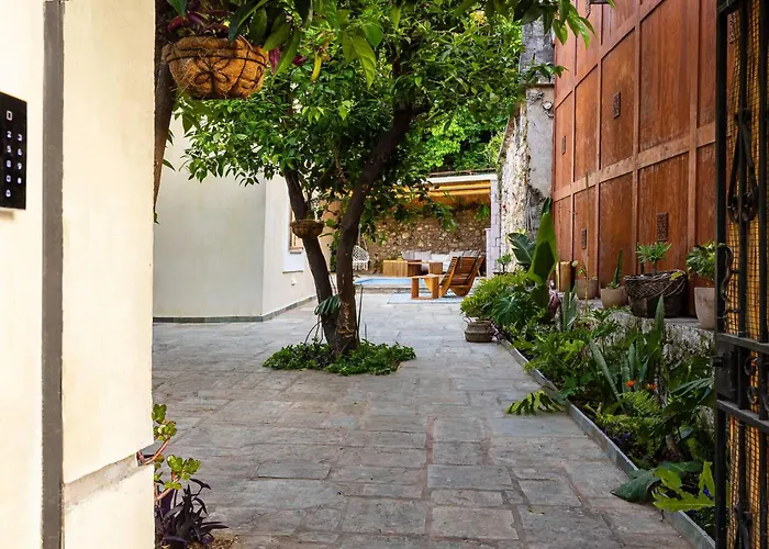 The Secret Garden - Courtyard & Private Pool Villa